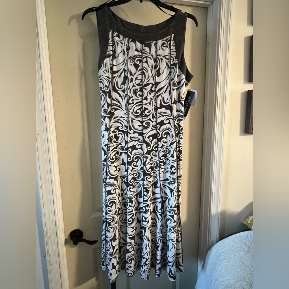 Sleeveless dress